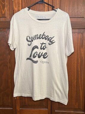 Queen Somebody To Love Tee